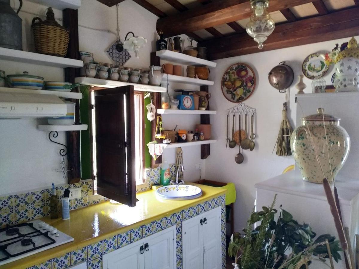 Il Corbezzolo Suite Appartament Castelluzzo Kültér fotó